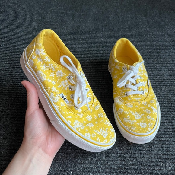 Vans Shoes - Vans Era Yellow Floral Canvas Low Top Sneakers Womens 6.0 White Botanical Print